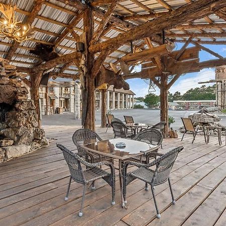 Stonegate Lodge King Bed Wifi 50 In Roku Tv Salt Water Pool Room # 101 Eureka Springs Luaran gambar