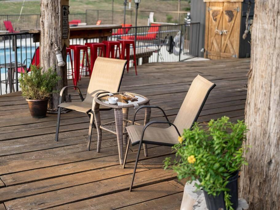 Stonegate Lodge King Bed Wifi 50 In Roku Tv Salt Water Pool Room # 101 Eureka Springs Luaran gambar