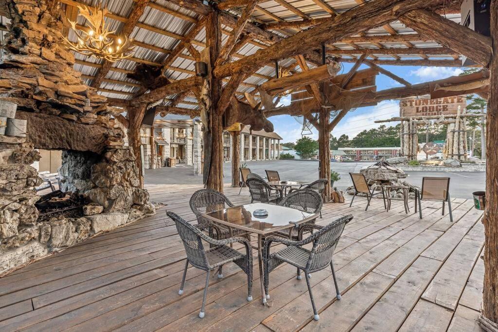Stonegate Lodge King Bed Wifi 50 In Roku Tv Salt Water Pool Room # 101 Eureka Springs Luaran gambar