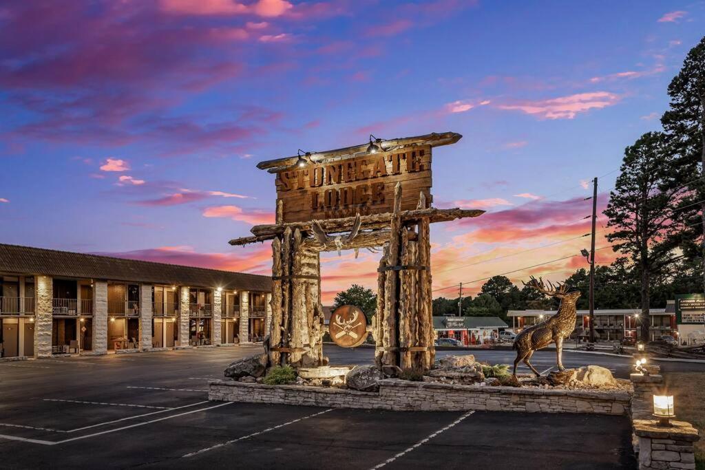 Stonegate Lodge King Bed Wifi 50 In Roku Tv Salt Water Pool Room # 101 Eureka Springs Luaran gambar
